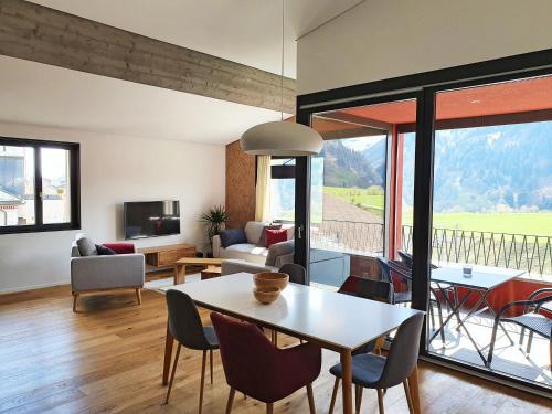 Disentis Apartment | 3,5 Zimmer Dachwohnung: Modern, komfortabel, zentral, mit Bergsicht