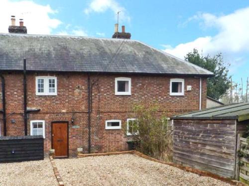 Stuppington House | 3 Apsley Cottages
