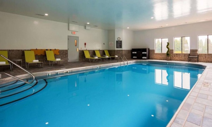 Blaine House | 3 Awesome Units Near Wheeling Heritage Port, National Imperial Glass Museum