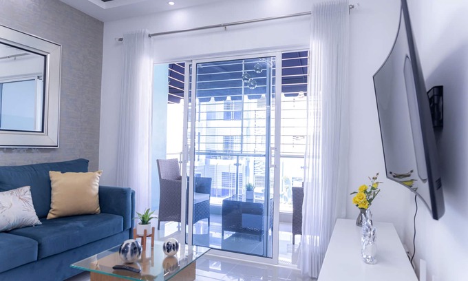 San Francisco de Macoris Apartment | 3 Bd apt | Hot water, AC, WIFI, TV, Pool, Parking.