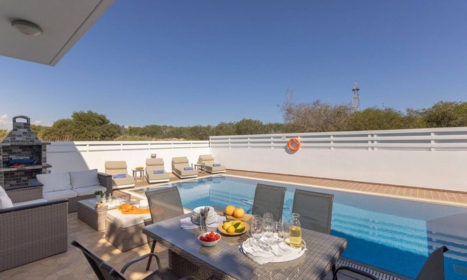 Pernera Villa | 3 bderoom villa with pool in Pernera