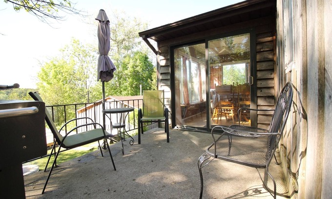 Southampton House | 3 bdrm country cottage - Main house - Rosewood cottages
