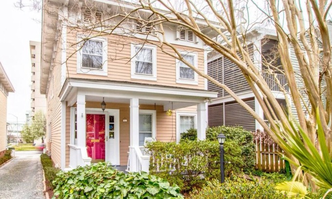 Wilmington Historic District House | 3-bed, 2.5 bathroom, Downtown Front St. Wilmington With Off Street Parking Lot