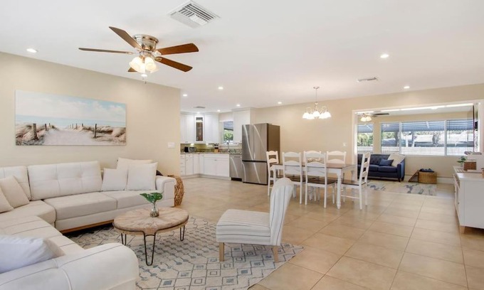 North Palm Beach House | 3 Bed 2 Bath - North Palm Beach