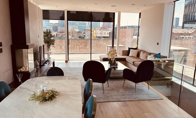Shoreditch Apartment | 3 Bed 2 Bath Penthouse in the heart of London with large Terrace with city view