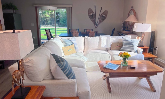 Alanson House | 3 Bed 2ba spacious Cottage Retreat with RV Hookup & pet friendly