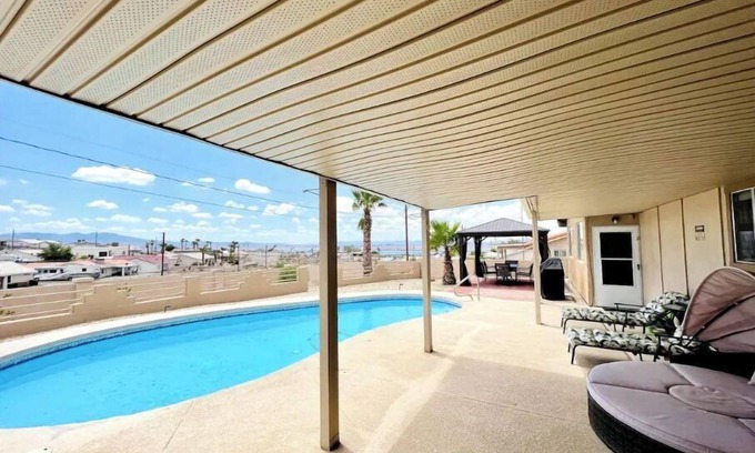 Lake Havasu City House | 3 bed + Arizona room pool house + boat parking + Dogs Allowed