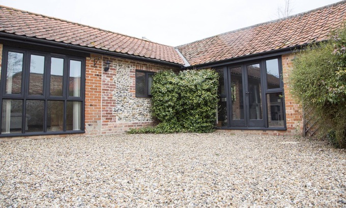 Scole House | 3 Bed Barn Holiday Cottage on the border of Suffolk and Norfolk