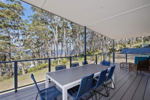 Long Beach House | 3-Bed Coastal Getaway with Direct Beach Access
