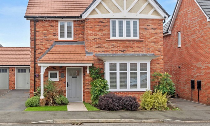 Warrington House | 3 Bed Detached House with Office, Sandymoor