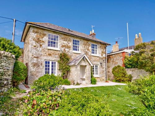 Ventnor House | 3 Bed in Niton Undercliff IC125