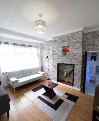 Dartford Apartment | 3 Bed Pet Friendly Home, With BBQ