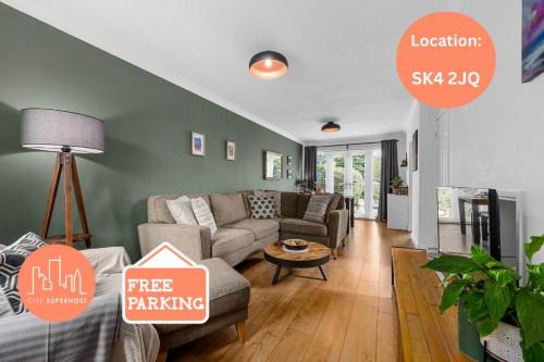 Heaton Norris House | 3 Bed Stockport Home by City SuperHost