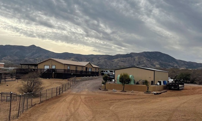 Oracle Other | 3 bedroom 1 bath house on 3 acres with corrals, round pen and warm up arena