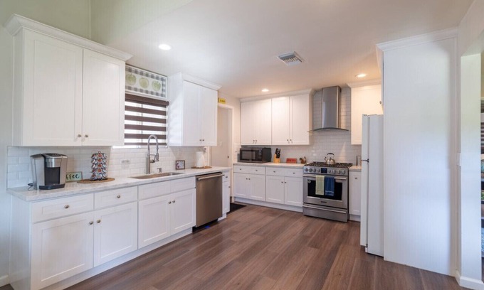 Glendora House | 3 Bedroom- 2.5 Bath. Safe and Clean Neighborhood.
