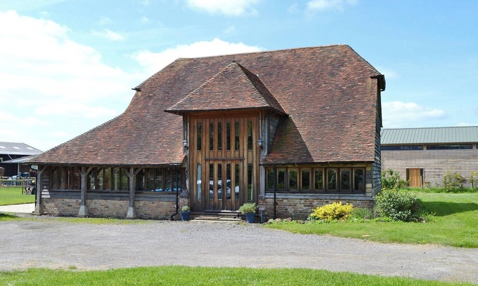 Abbess Roding Cottage | 3 bedroom accommodation in Smarden, near Ashford