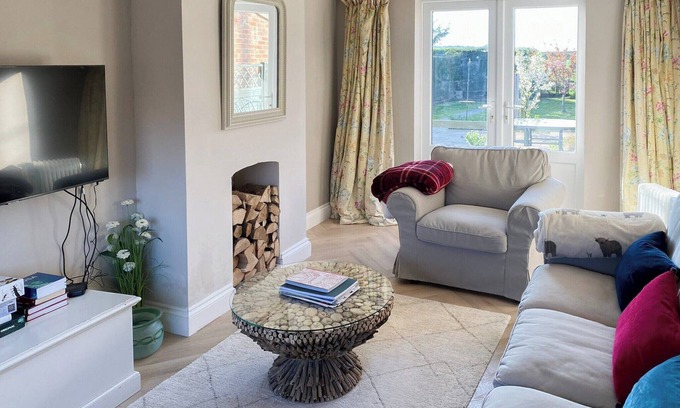 Docking Cottage | 3 bedroom accommodation in Docking, near Brancaster
