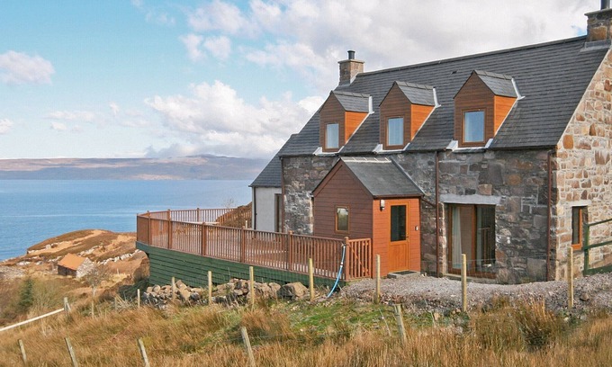 The Hebrides Cottage | 3 bedroom accommodation in Fearnmore, near Applecross