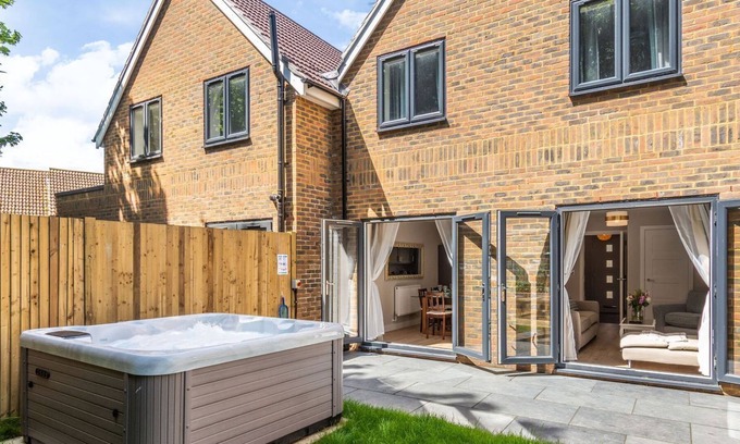 Peacehaven Cottage | 3 bedroom accommodation in Peacehaven