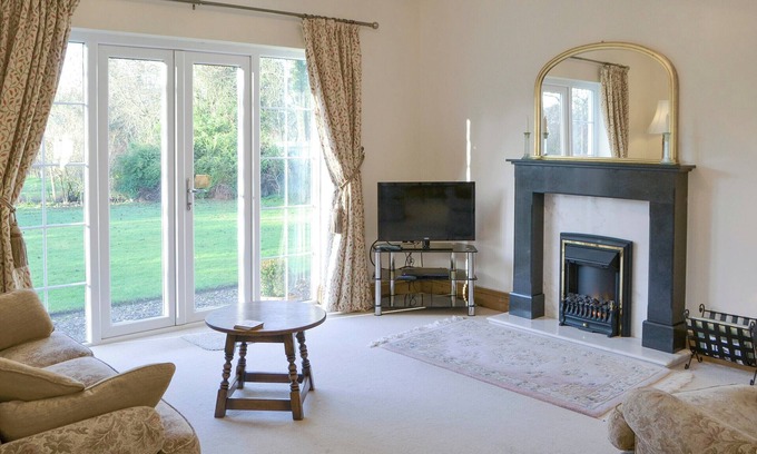 Carlisle Cottage | 3 bedroom accommodation in Cumwhinton, Carlisle