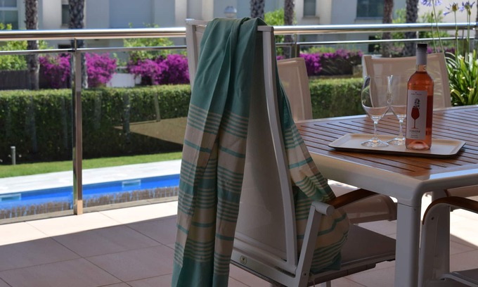 Altafulla Apartment | 3 Bedroom Air Conditioned Apartment With Large Terrace And Community Pool