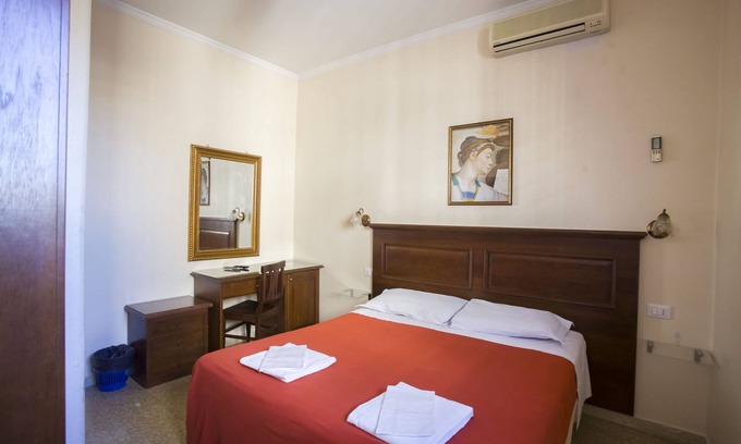 Rione XVIII Castro Pretorio House | 3 bedroom apartment - Termini Station - Rome