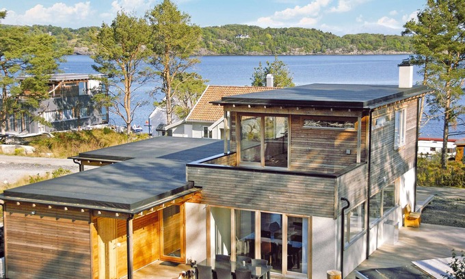 Bomlo House | 3 bedroom awesome home in Mosterhamn