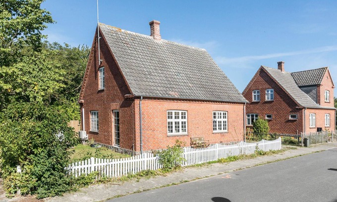Bandholm House | 3 bedroom awesome home in Bandholm