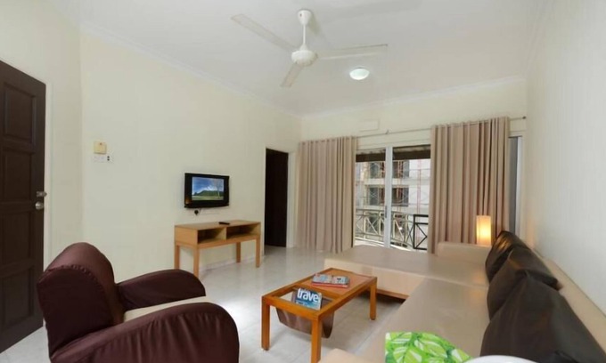 Kuala Teriang Apartment | 3 Bedroom Beachfront Apartment