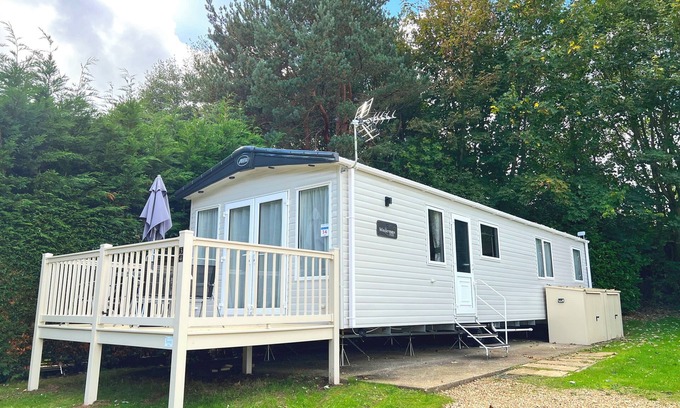 Shanklin House | 3 Bedroom Caravan MC34, Shanklin, Isle of Wight, Dog Friendly
