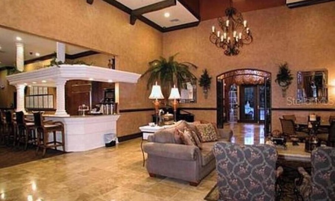 Vamo Condo | 3-bedroom condo in enchanting Sarasota with WiFi, AC, fitness room