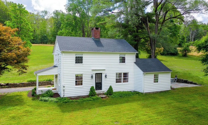 Sharon Other | 3-Bedroom Farmhouse Retreat in Sharon with AC, WiFi