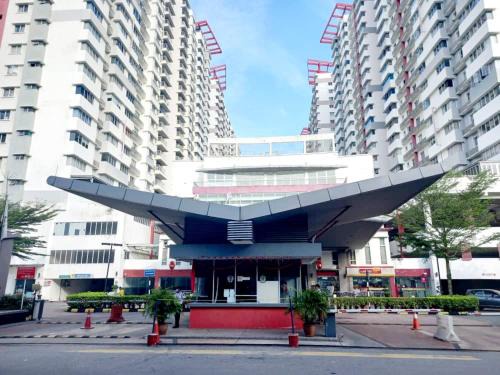 Bandar Puchong Jaya Apartment | 3 Bedroom Koi Kinrara Suite, IOI Puchong, Bukit Jalil Pavilion, Bukit Jalil Stadium, Sunway Pyramid, Sunway Lagoon ML