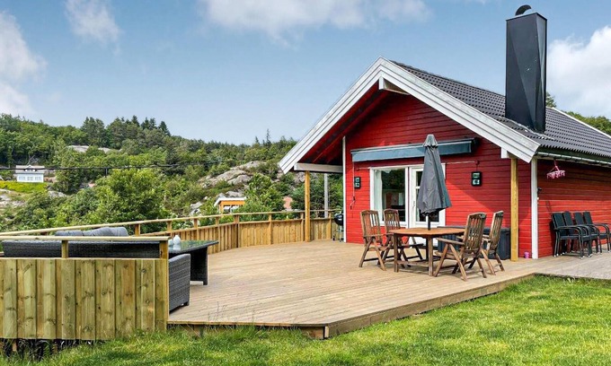 Farsund House | 3 bedroom pet friendly home in Farsund