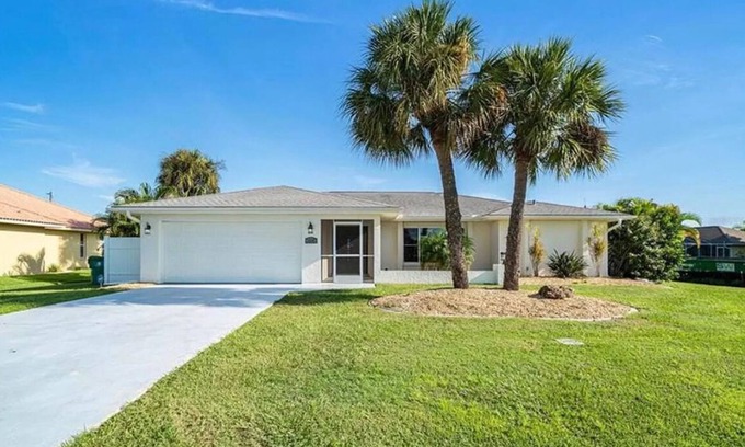 Deep Creek House | 3-bedroom Pool home in enjoyable Punta Gorda with WiFi, AC, Pet Friendly