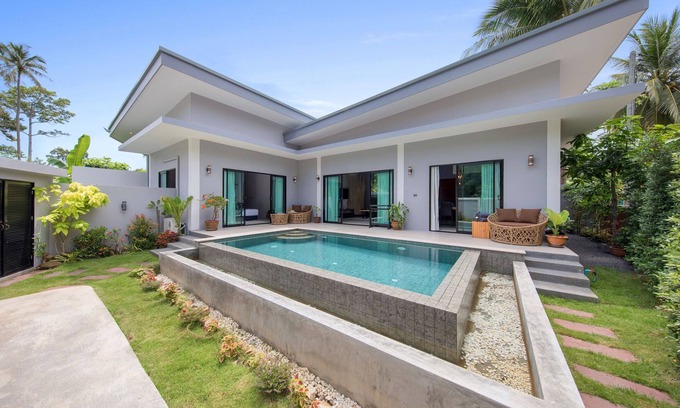 Thong Krut Villa | 3 Bedroom Pool Villa "Baan Suaan Bua" South Samui's premier hide-away.