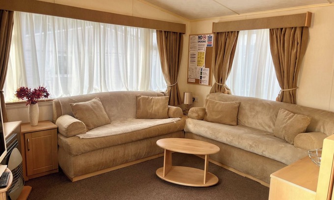 Stepps House | 3 Bedroom Self-Catering Static Caravan near Glasgow City Centre