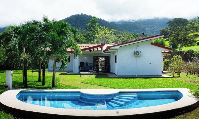 Ojochal House | 3 bedrooms. Large pool. Gated. Private. Ojochal.