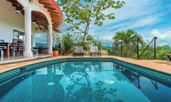 Ojochal House | 3 bedrooms-sleeps 7. Ocean views. Ojochal.