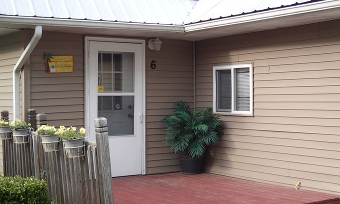 Warsaw Cottage | 3 bedrooms sleeps up to 10 people