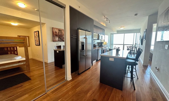 Bay Cloverhill Apartment | 3 Beds Suite 64th floor
