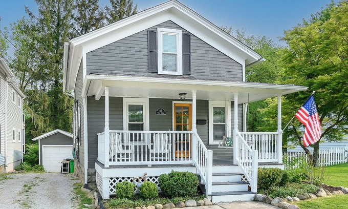 Chagrin Falls House | 3 blocks from the falls viewing area in the heart of downtown Chagrin Falls!