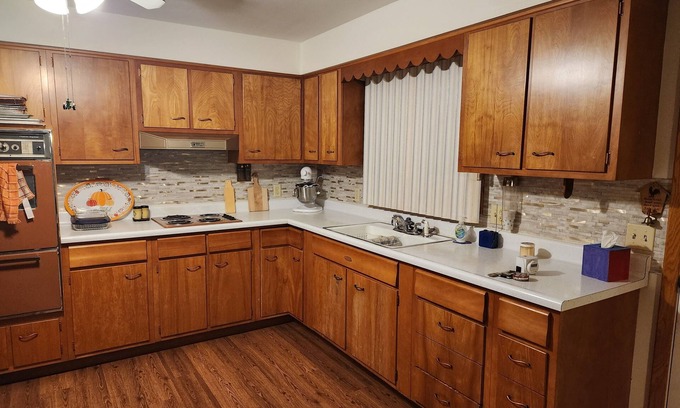 Punxsutawney House | 3 BR house in Punxsutawney. 1 mile from Gobblers knob,one mile from downtown