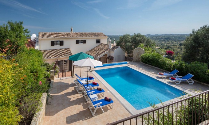 Boliqueime Villa | 3 large Bed-3 Bath -Pool-Sleeps 6/8 Marvellous views overlooking the countryside