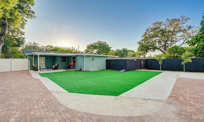 Bearss Plaza House | 3 Mi to Busch Gardens - Vacation Rental in Tampa