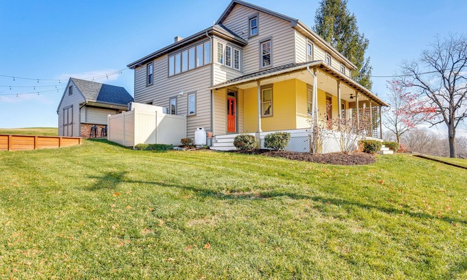 Columbia House | 3 Mi to Dtwn: Charming Farmhouse in Mount Joy!