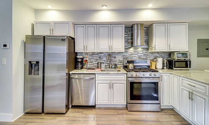 Trinidad Apartment | 3 Mi to National Mall: DC Apt w/Fenced Yard