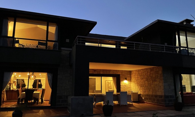 Nanyuki Villa | 3 mins from Olpejeta Conservancy with stunning Mt. Kenya Views - 4 BR Villa