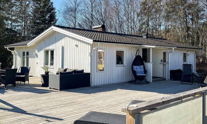 Faerentuna House | 3 person holiday home in FäRENTUNA