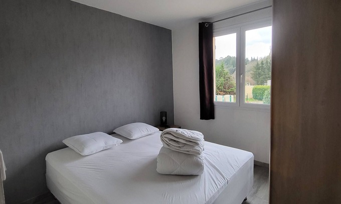 Salavas Apartment | 3-room apartment for rent by the week for 4 people, pets allowed